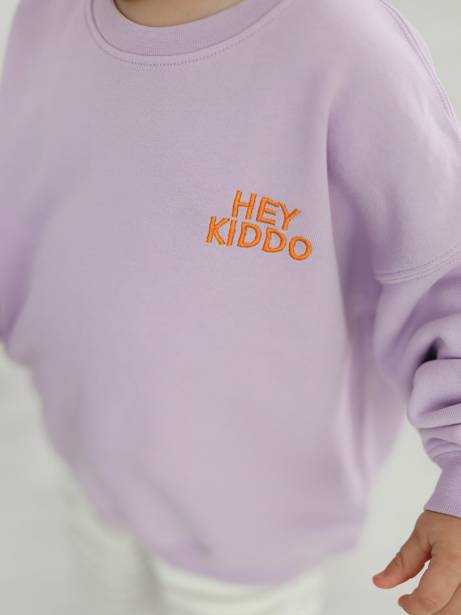 Famvibes "SWEATER HEY KIDDO KIDS" Lavendel / Orange