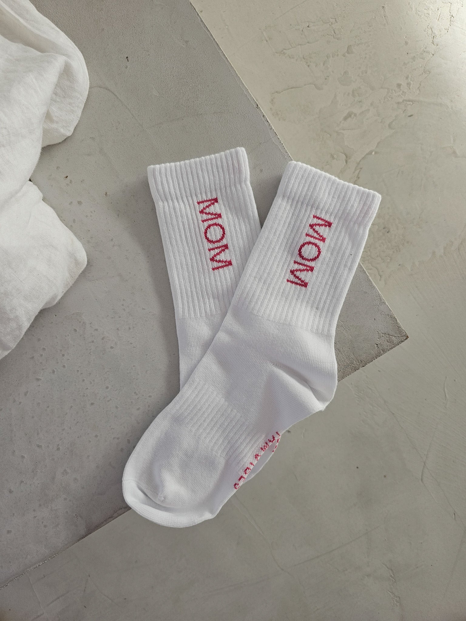 Famvibes "MOM" Weiß / Pink