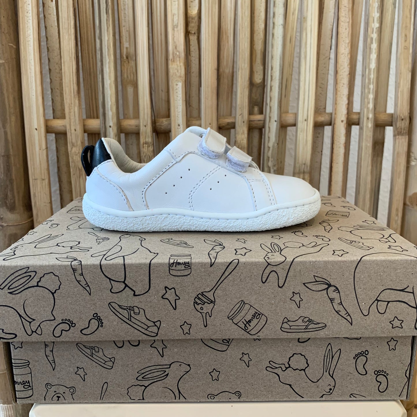 Groundies "Universe" White / Black